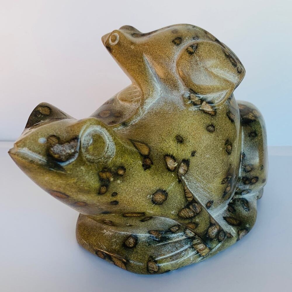 Carved Leopard Rock Frog